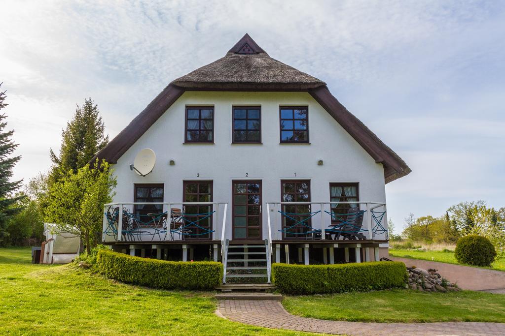 Dat Witte Hus Moritzdorf Ruegen Ferienwohnungen - Ruhige Lage Екстериор снимка